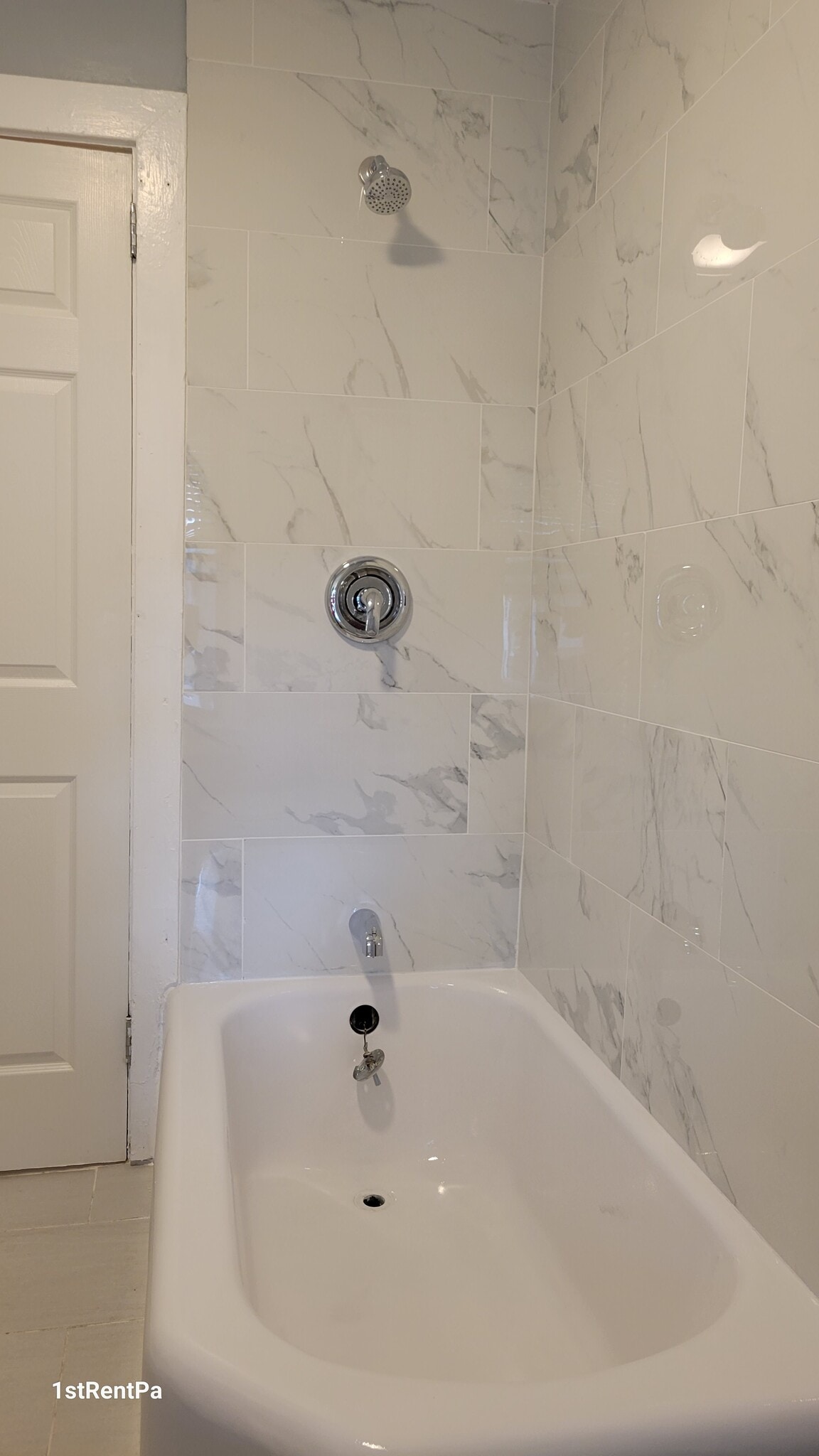 bath - 209 Trites Ave