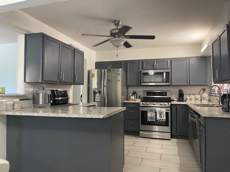 Primary Photo - 2112 Garcia St NE