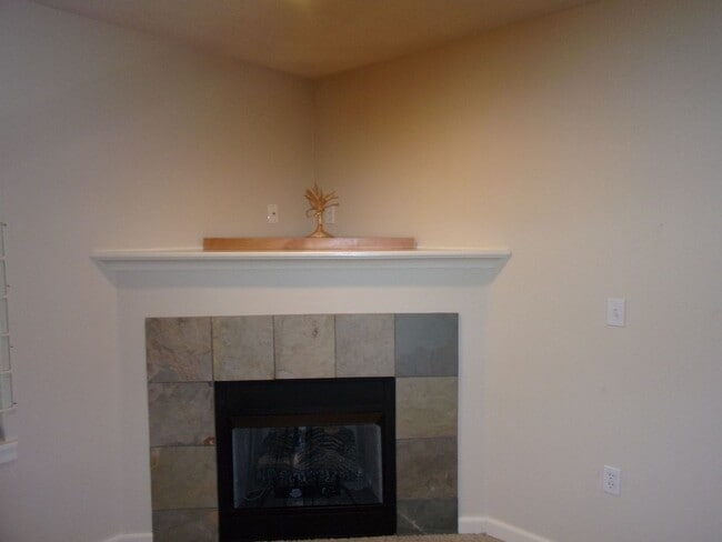 Building Photo - Grand Oaks Condo