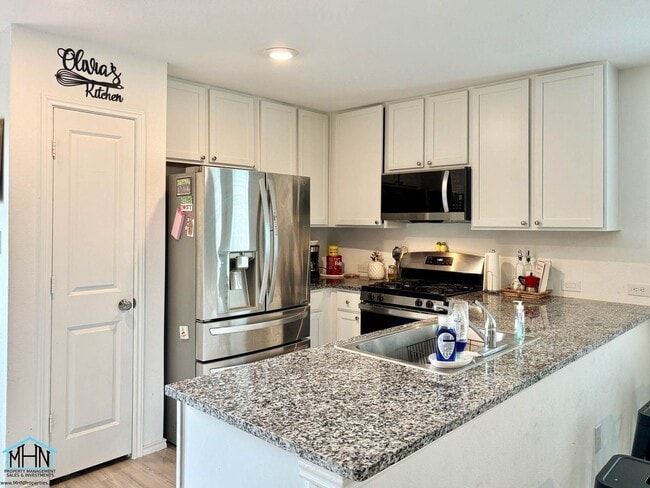 Building Photo - Welcome Home to this Charming 3-Bedroom 2-...