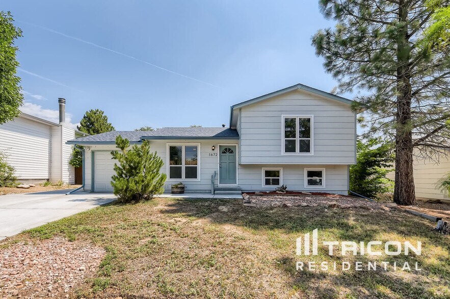 Building Photo - 1672 S Salida Way