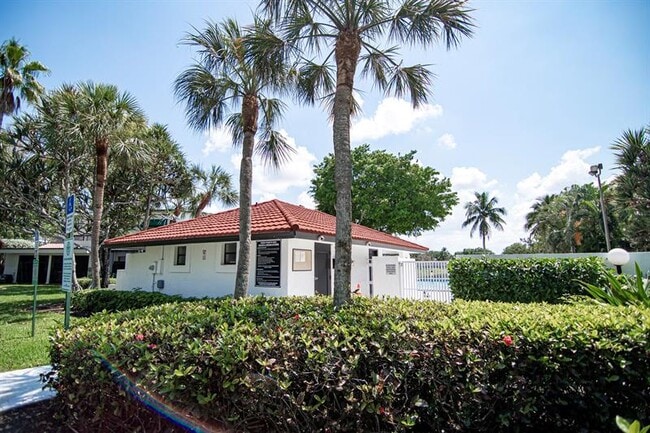 Building Photo - 369 NW 36th Ave