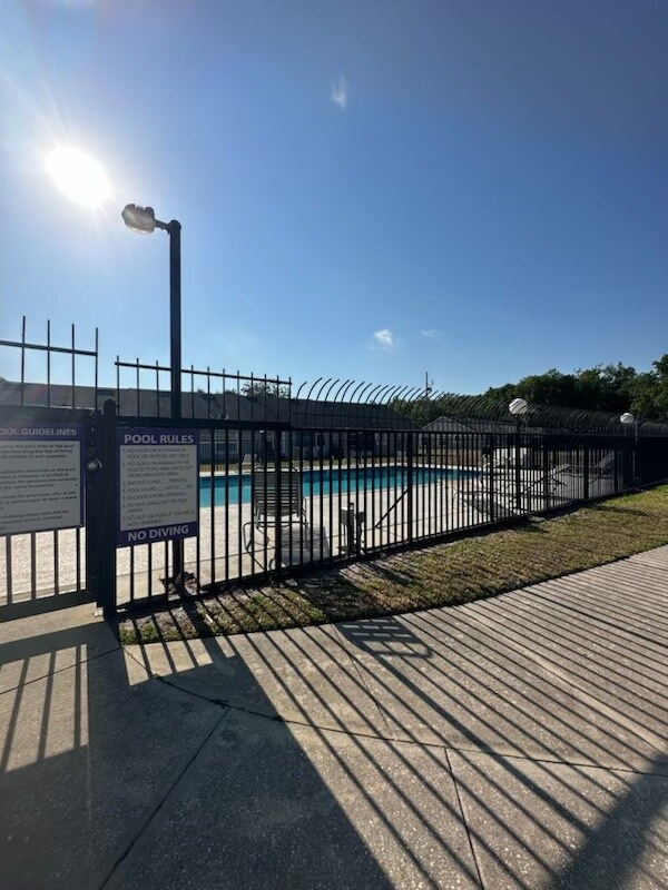 Building Photo - 2147 Cypress Bay Blvd