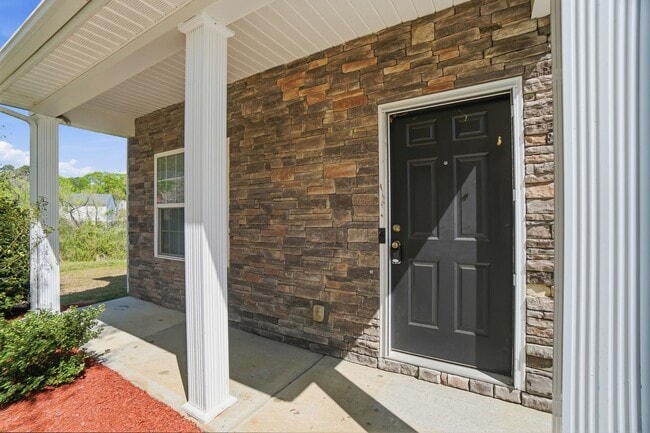 Building Photo - 4-bedroom with Water Front View