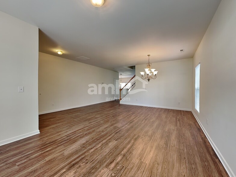Building Photo - 1425 Youngs Mill Rd