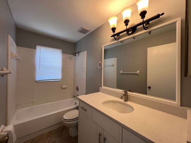 Building Photo - 1114 Shoshanna Dr