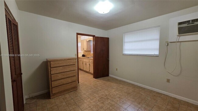 Building Photo - 2660 NW 23rd Ave
