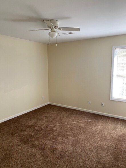Bedroom - 416 N Green St