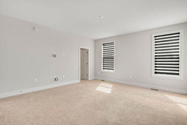 Building Photo - For Rent: Spacious 3-Bedroom Condo in the Heart of Richmond