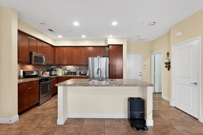 Building Photo - 306 Calle Rayo