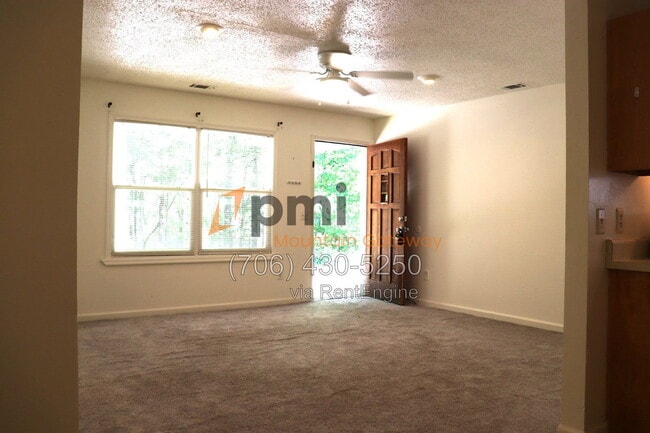 Building Photo - 48 Primrose Dr