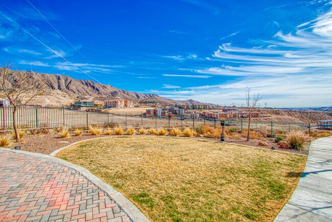 Building Photo - 328 Vin Almoradi Ct