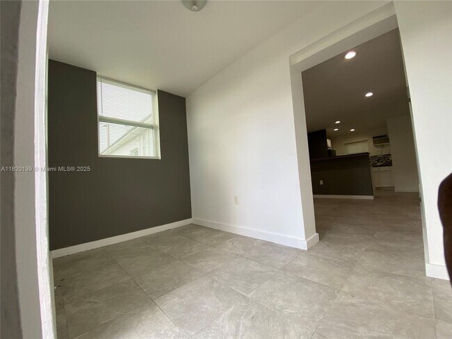 Building Photo - 1351 NW 45th St