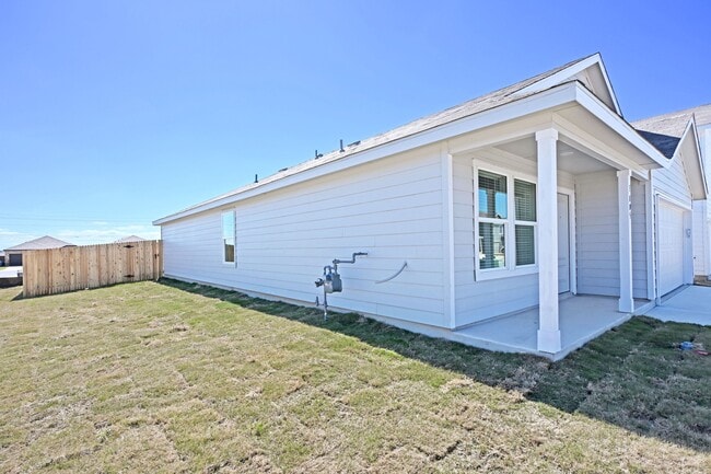 Building Photo - 1805 Stonechat