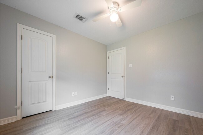Building Photo - 10190 Dogwood Lp
