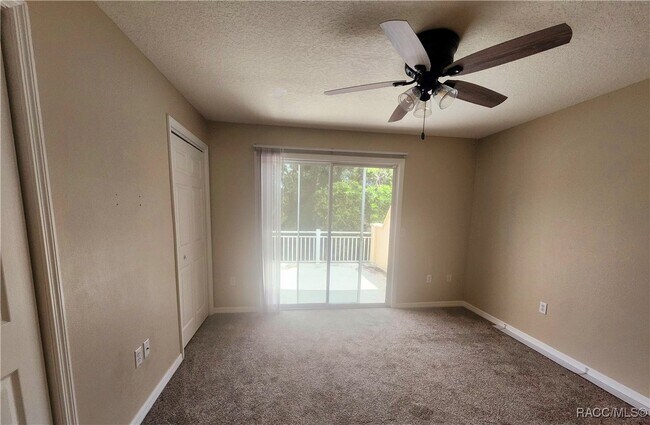 Building Photo - 835 E Rembrandt Way