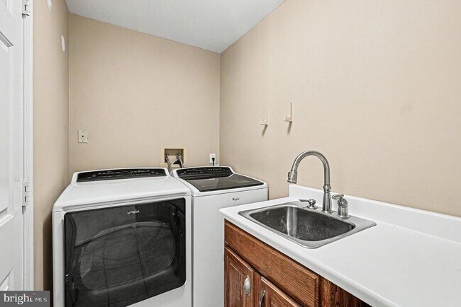 Building Photo - 1115 Aquia Dr