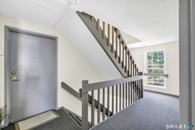 Building Photo - 135 Heather Ridge