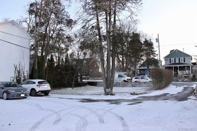 Building Photo - 128 Catherine St