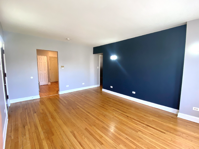 Building Photo - 6501 S Maplewood Ave