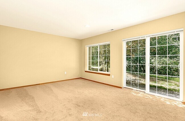 Building Photo - 18641 NE 55th Way