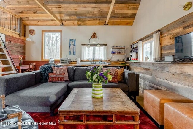 Building Photo - 61 Victor's Ln