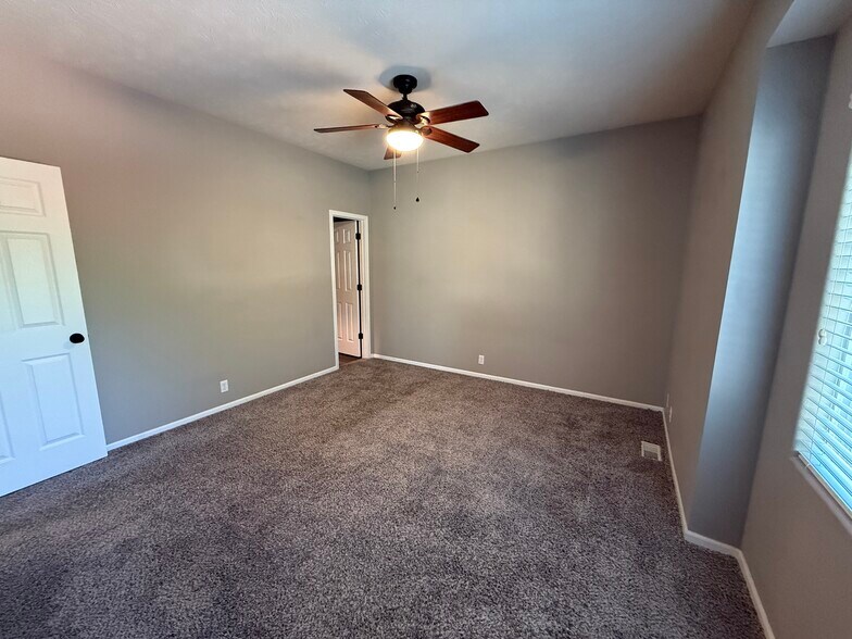 Building Photo - 5144 N 144th Ct