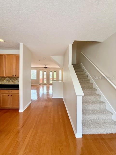 Building Photo - 2947 Pointeview Dr