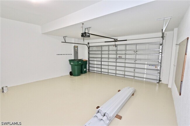 Building Photo - 1055 Albany Ct