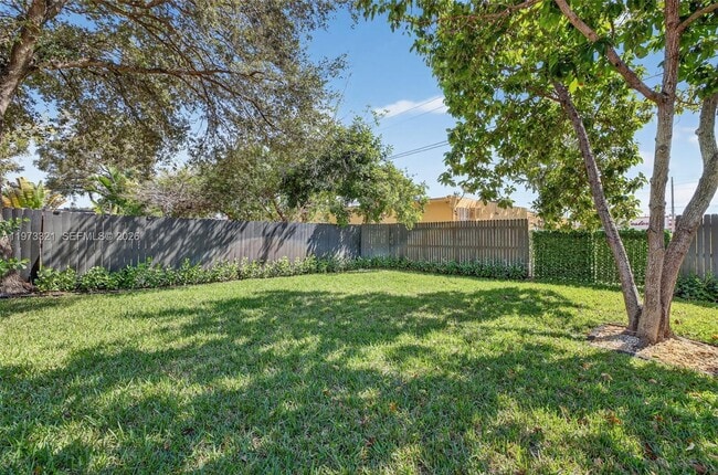 Building Photo - 252 SW 23rd St