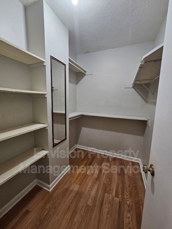 Building Photo - 890 Ohara Dr