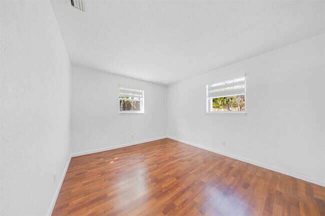 Building Photo - 5921 NE 1st Ave.