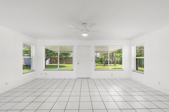 Building Photo - 360 Palmetto St