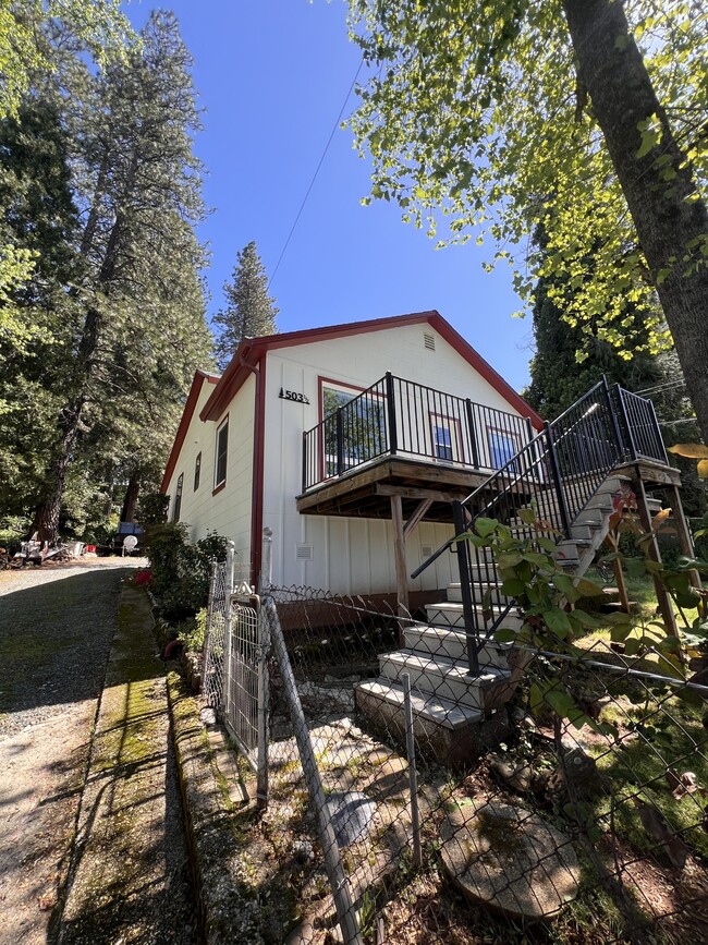 Building Photo - 503 1/2 S Auburn St