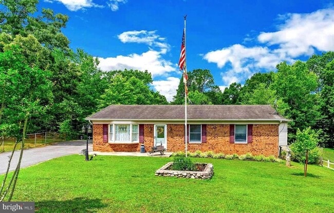 Building Photo - 38426 Laurel Ridge Ct