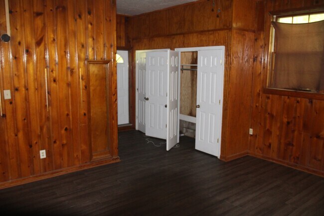 Building Photo - 1108 8th Ave