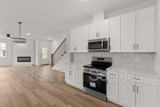 Building Photo - 2109 14th Ave N