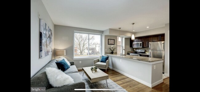 Building Photo - 420 16th St SE