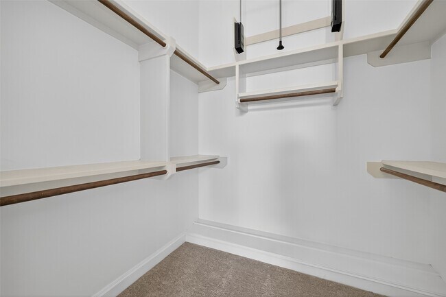 Building Photo - 2506 Maxroy St