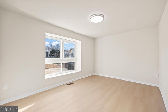 Building Photo - 2520 Linwood Ln