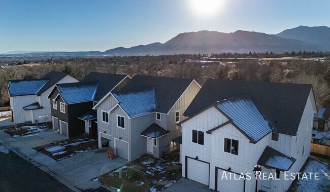 Building Photo - 3645 Verde Dr