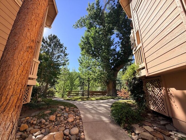 Building Photo - Reno Riverfront Condo - Single Story with Garage