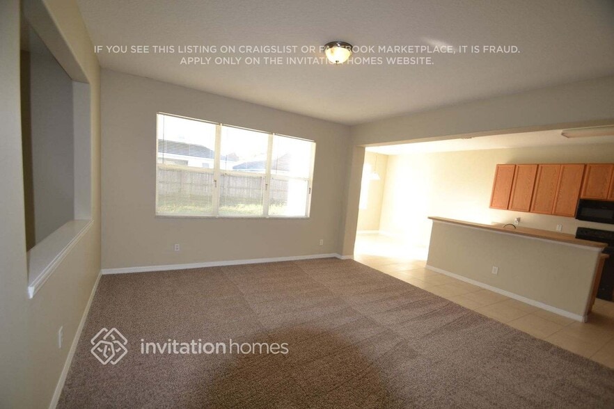 Building Photo - 11166 Golden Silence Dr