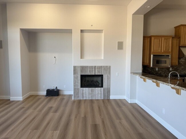 Building Photo - 42107 N Mountain Cove Dr