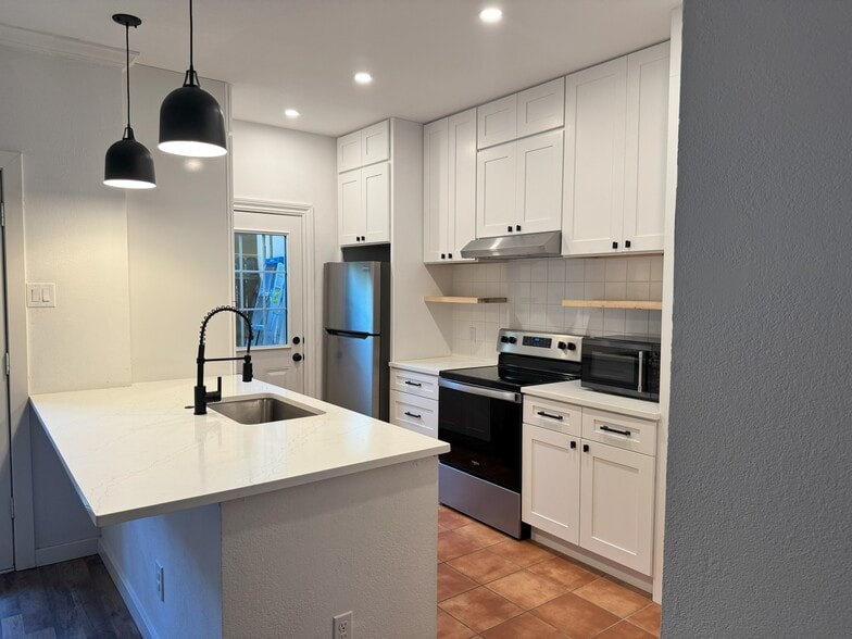 Primary Photo - 14333 Preston Rd