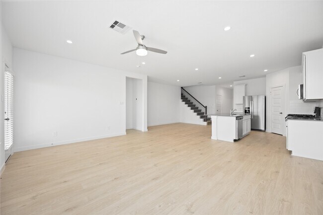 Building Photo - 31622 Farlam Farms Trl