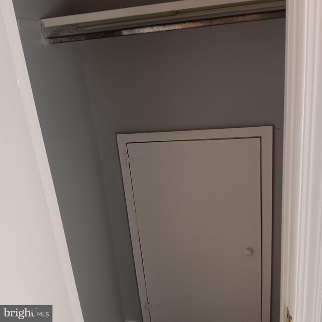 Building Photo - 1971 Addison Rd S