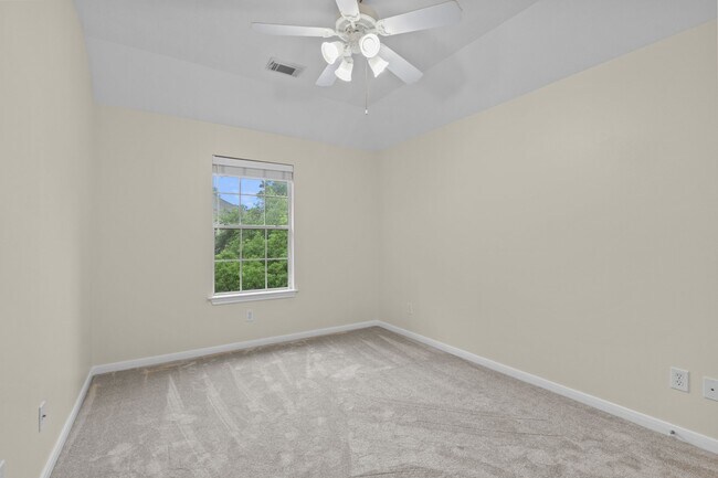 Building Photo - 142 W Burberry Cir