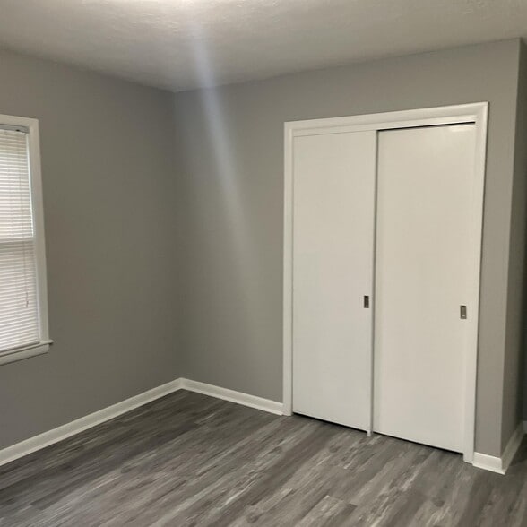 Building Photo - 5707 N 35th St