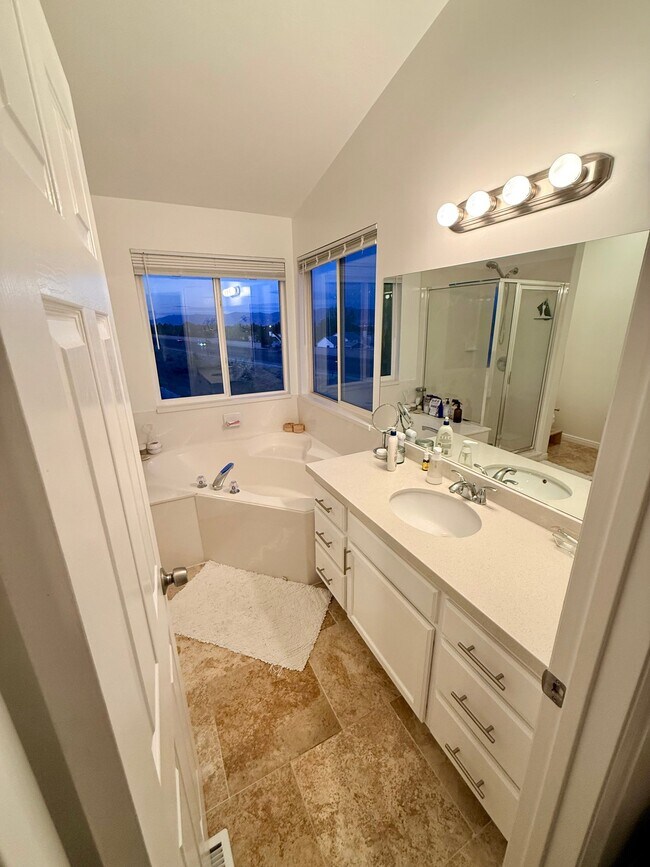 Building Photo - 6793 Mountain Aura Dr